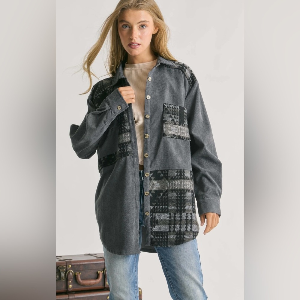 Davi & Dani Women’s Grey Aztec Print Shacket Shirt Sz M Trendy Casual